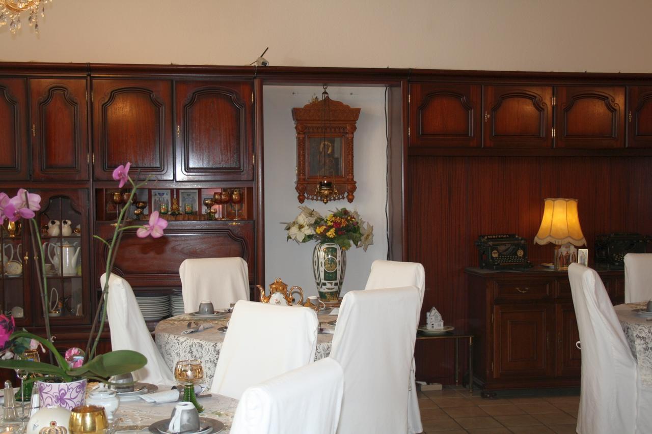 Hotel Attache Раунхайм Екстериор снимка