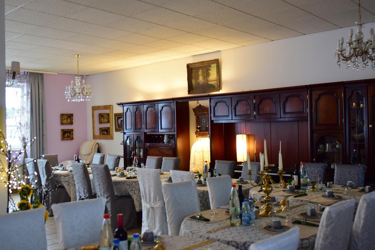 Hotel Attache Раунхайм Екстериор снимка