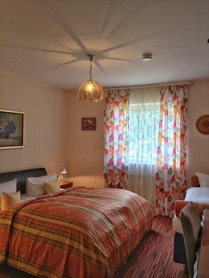 Hotel Attache Раунхайм Екстериор снимка