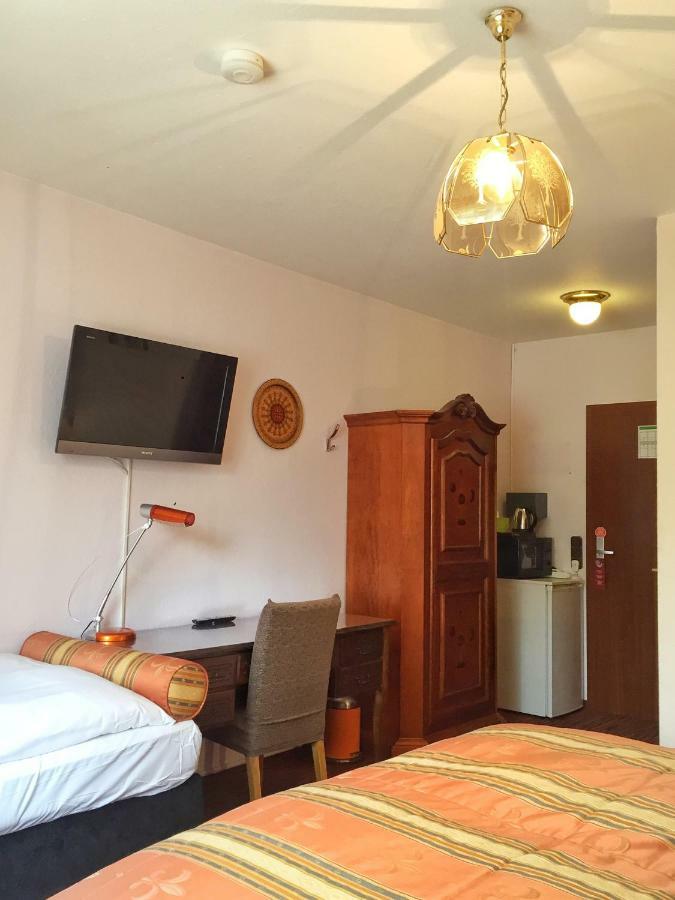 Hotel Attache Раунхайм Екстериор снимка