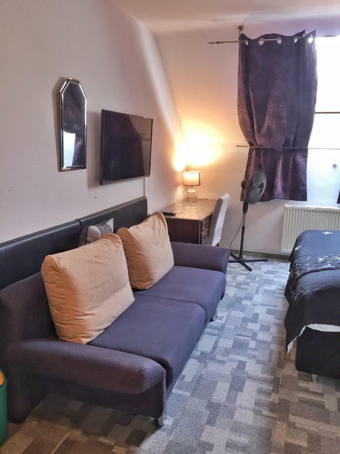 Hotel Attache Раунхайм Екстериор снимка