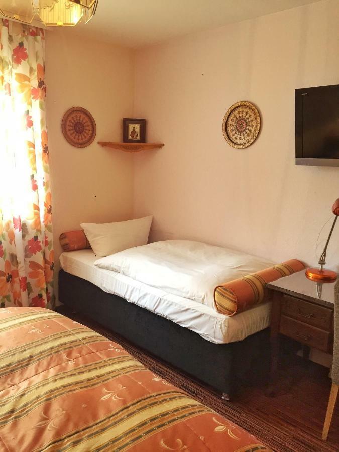 Hotel Attache Раунхайм Екстериор снимка